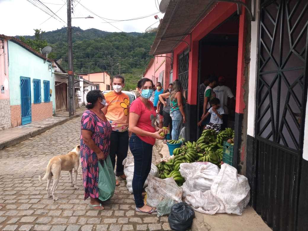 Camacã: Famílias carentes de Leoventura e Jacareci são comtempladas com alimentos do PAA e CONAB
